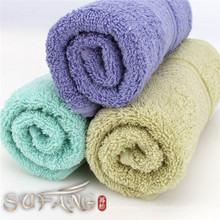 Usage domestique coloré jacquard satin coton doux ensemble de serviette de bain